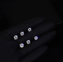 Load image into Gallery viewer, VVS1 Moissanite
Diamond Stone With
Round Brilliant Cut 4 Prong-Setting