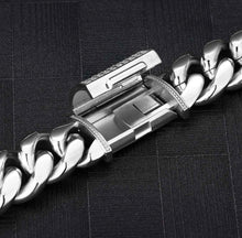 Load image into Gallery viewer, 18mm White Gold Iced Box Clasp Cuban Link Chain in 18K
