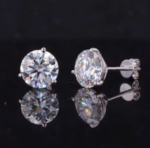 Round 3-Prong Setting Excellent VVS1 Moissanite Earrings