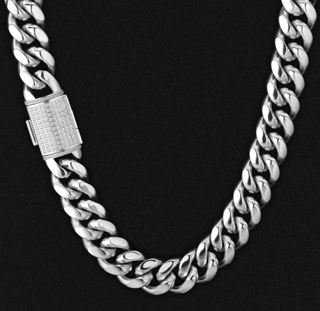 18mm White Gold Iced Box Clasp Cuban Link Chain in 18K