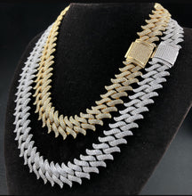 Load image into Gallery viewer, 15mm 18k Gold Spiked Diamond Cuban Chain
